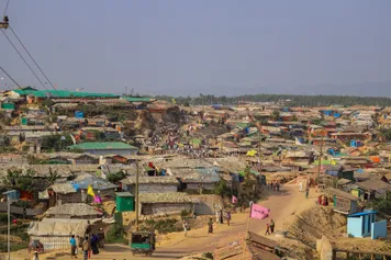 Refugee community housing