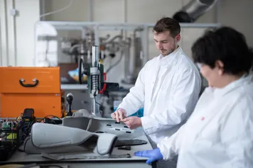 Sustainable Environment Research Centre (SERC) Researchers in the labs in Glyntaff