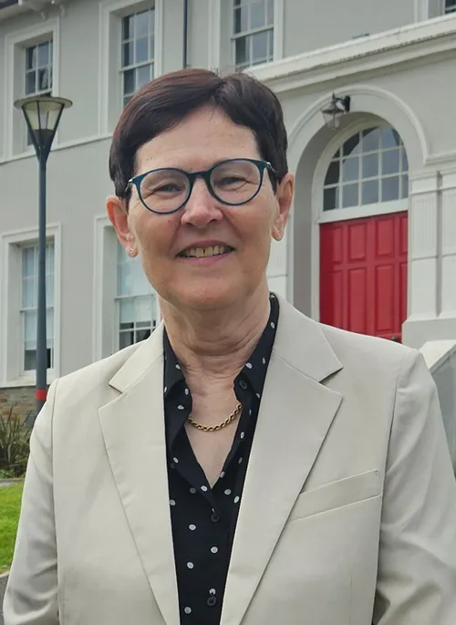 Gill Hemus