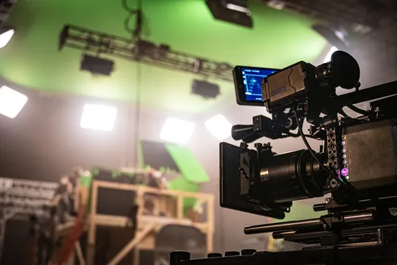 Camera teledu mewn stiwdio