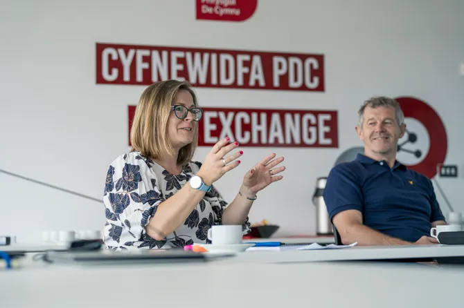 Business person talking in USW Exchange