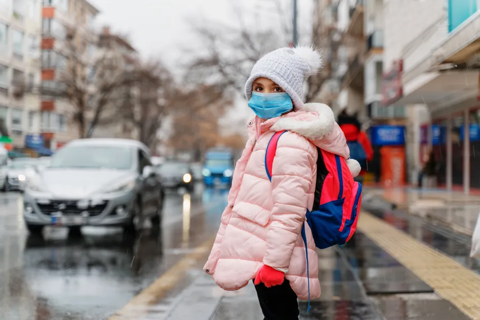 https://uswfoxtail.blob.core.windows.net/foxtail-prod-uploads/original_images/car_pollution_child.jpg