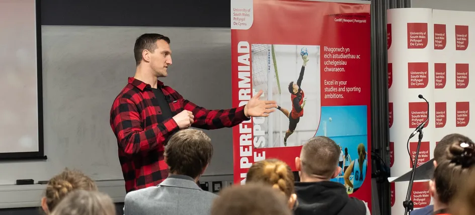 https://uswfoxtail.blob.core.windows.net/foxtail-prod-uploads/original_images/Sam_Warburton_HP_event.jpg