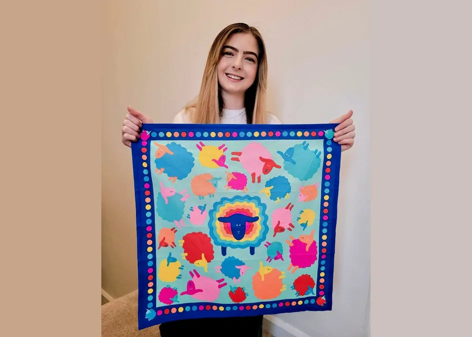 https://uswfoxtail.blob.core.windows.net/foxtail-prod-uploads/original_images/Lois_Hemmings_LUSH_sheep_knot_wrap.jpg