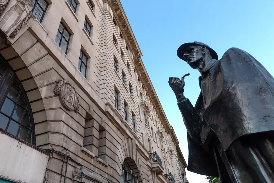 Sherlock Holmes statue in London