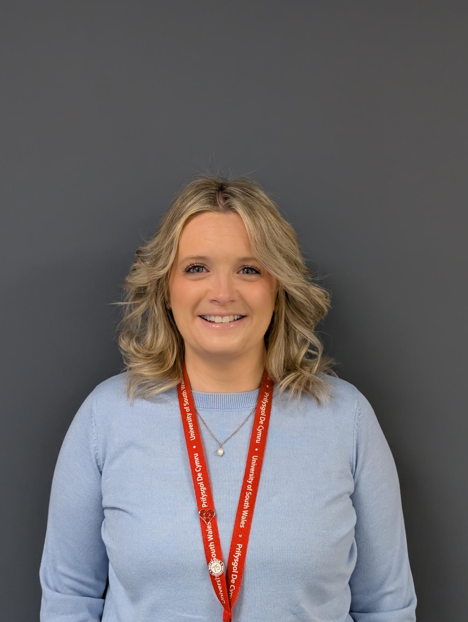 profile of vicki davies