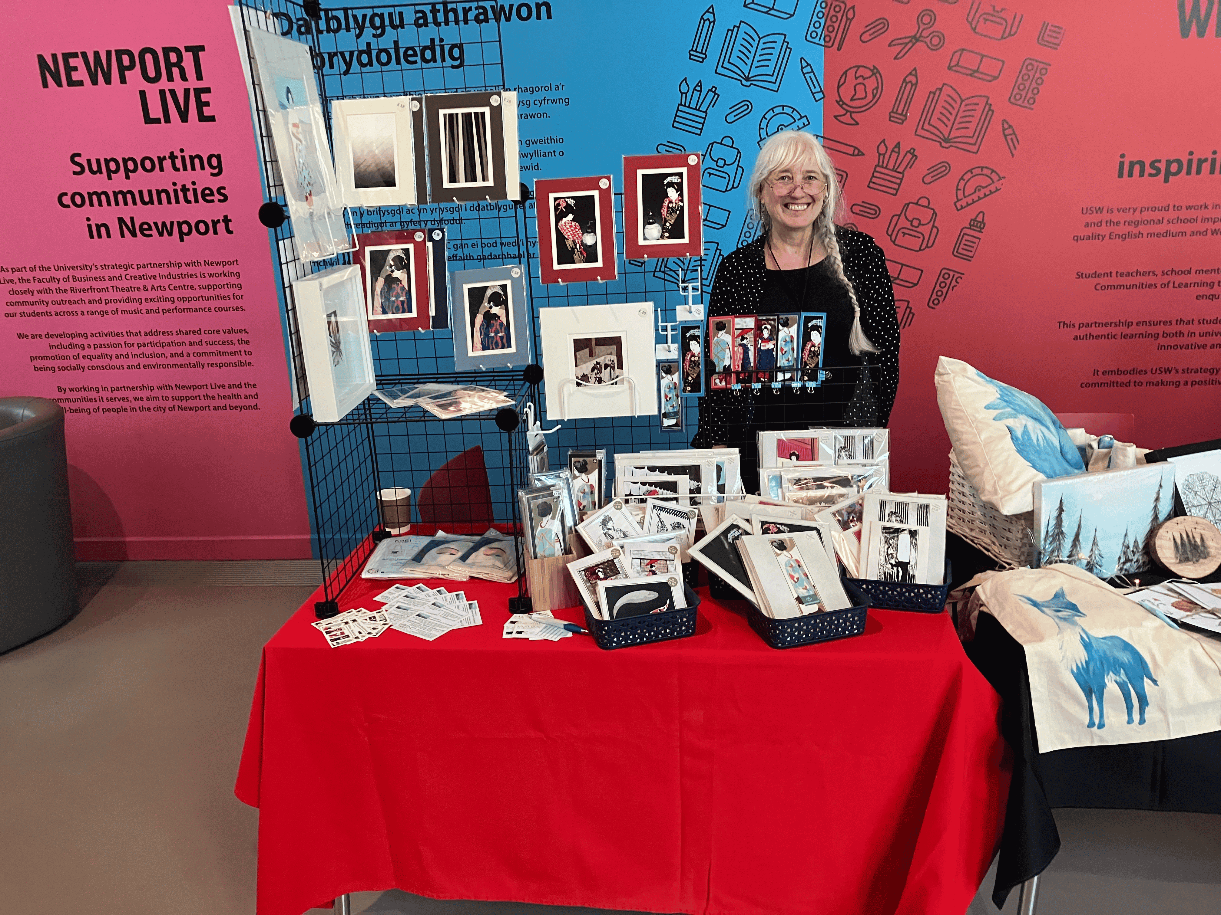 Artist at stand