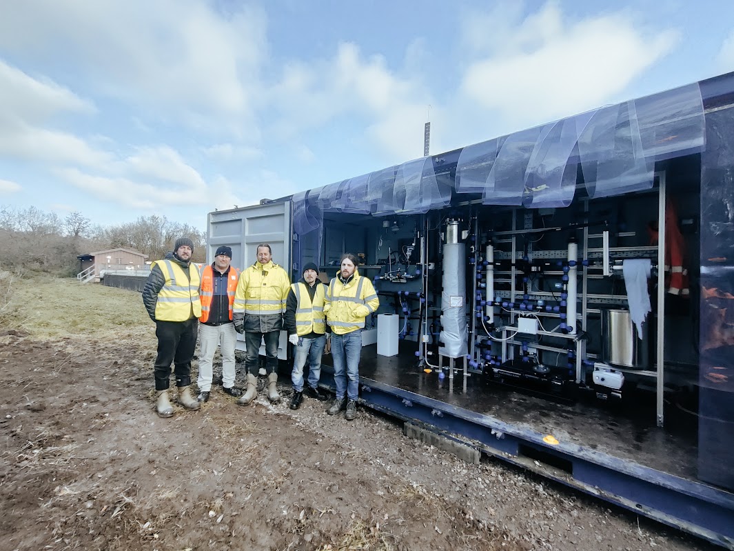Arnaud Aimale-troy and Jacob Jordan who operate the OXYHYWATER plant pictured with Dr Massanet-Nicolau, Professor Guwy, and Chris Edwards from DCWW.